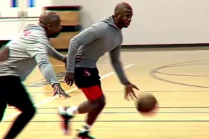 赏心悦目的传球！ 保罗此前休赛期的野球集锦！时间过得太快了！